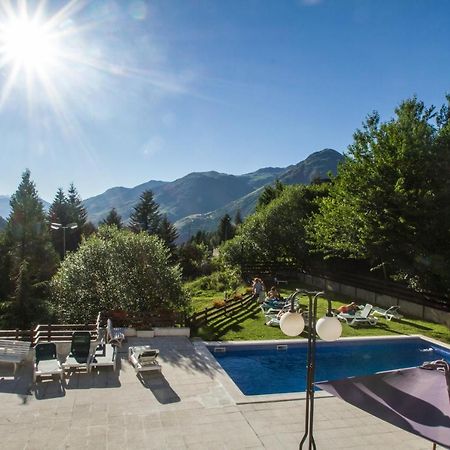 Apartamentos Multibaqueira บาเกย์รา-เบเรต ภายนอก รูปภาพ