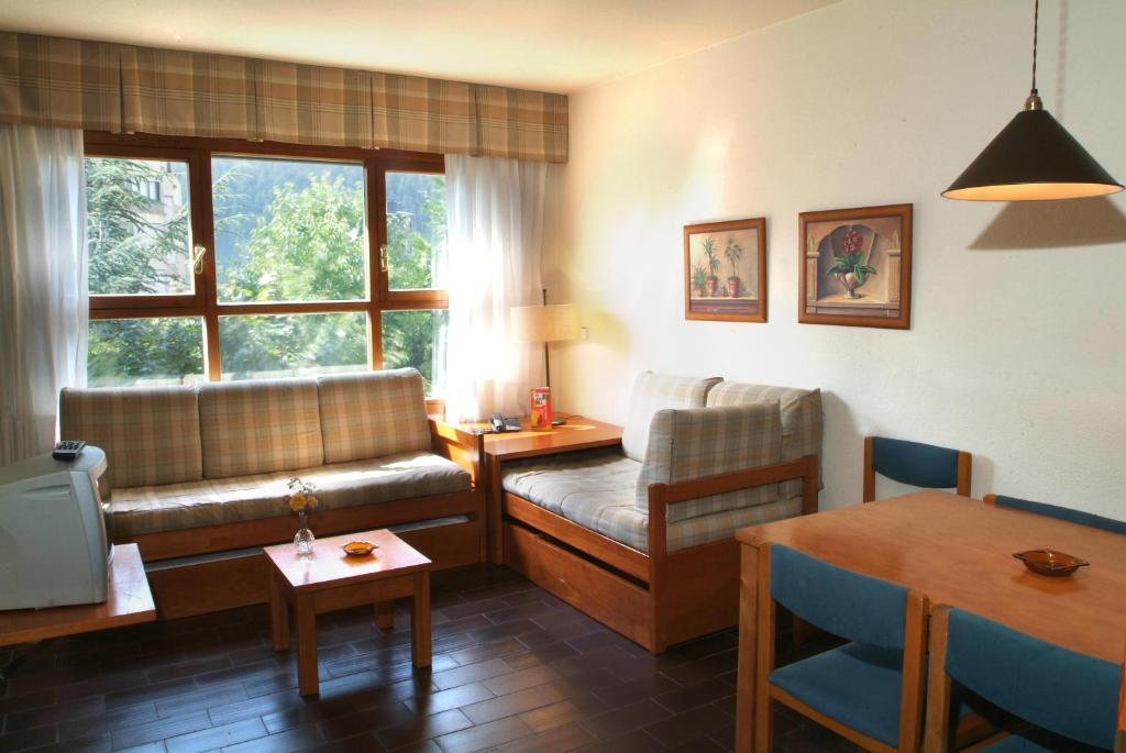 Apartamentos Multibaqueira บาเกย์รา-เบเรต ห้อง รูปภาพ