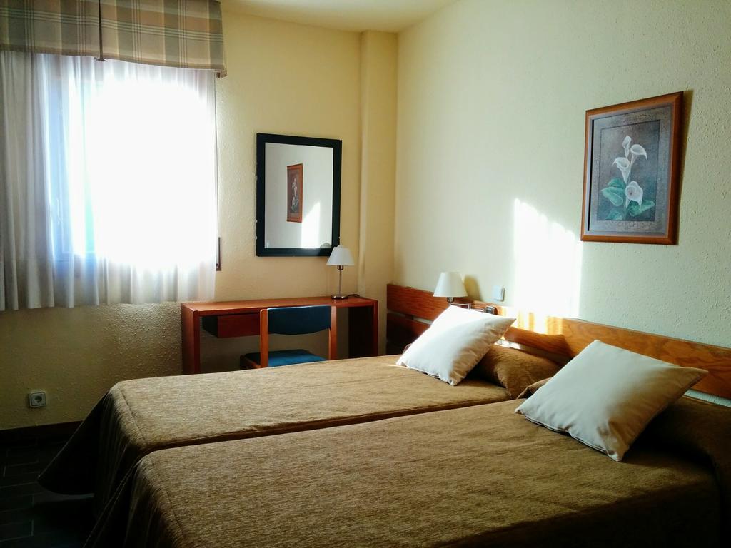 Apartamentos Multibaqueira บาเกย์รา-เบเรต ภายนอก รูปภาพ