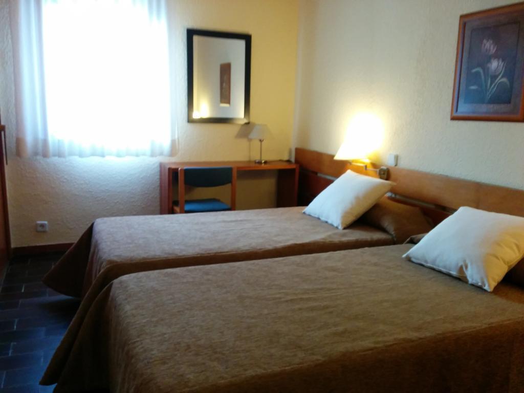 Apartamentos Multibaqueira บาเกย์รา-เบเรต ภายนอก รูปภาพ