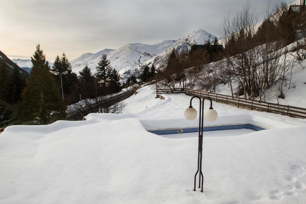 Apartamentos Multibaqueira บาเกย์รา-เบเรต ภายนอก รูปภาพ