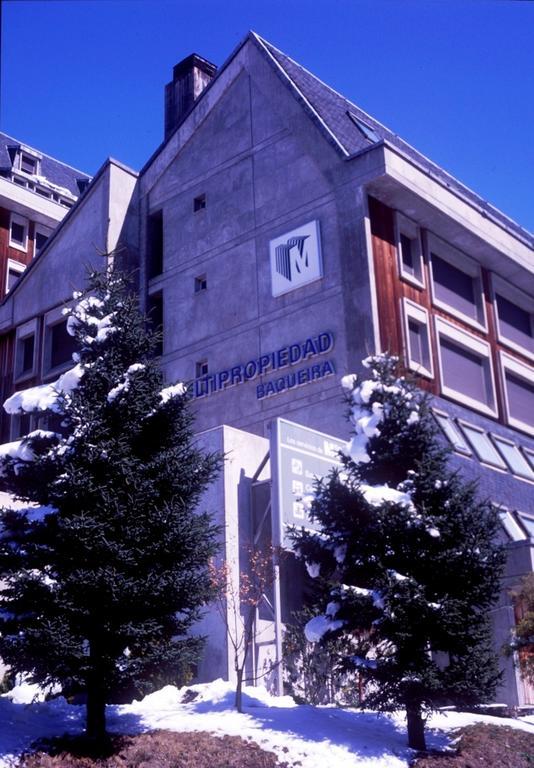 Apartamentos Multibaqueira บาเกย์รา-เบเรต ภายนอก รูปภาพ