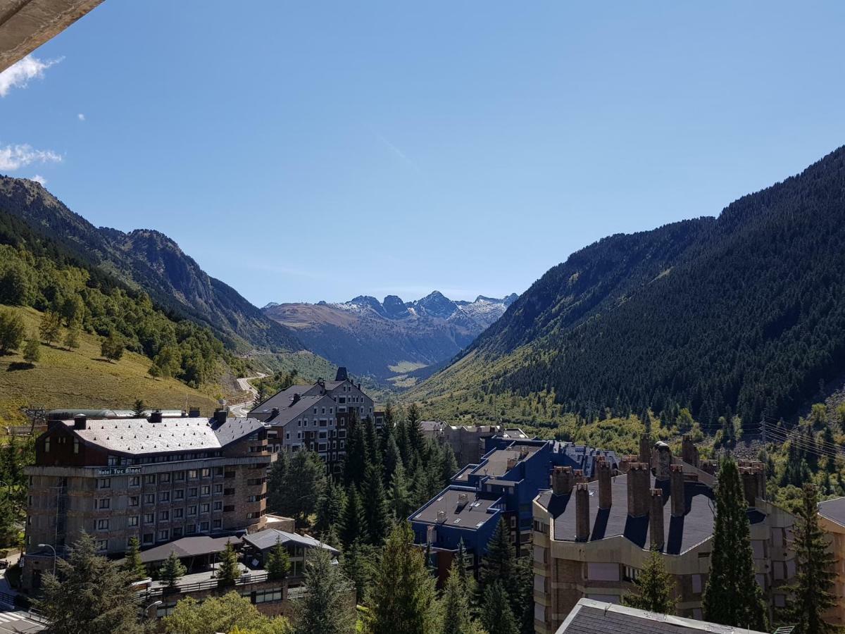 Apartamentos Multibaqueira บาเกย์รา-เบเรต ภายนอก รูปภาพ