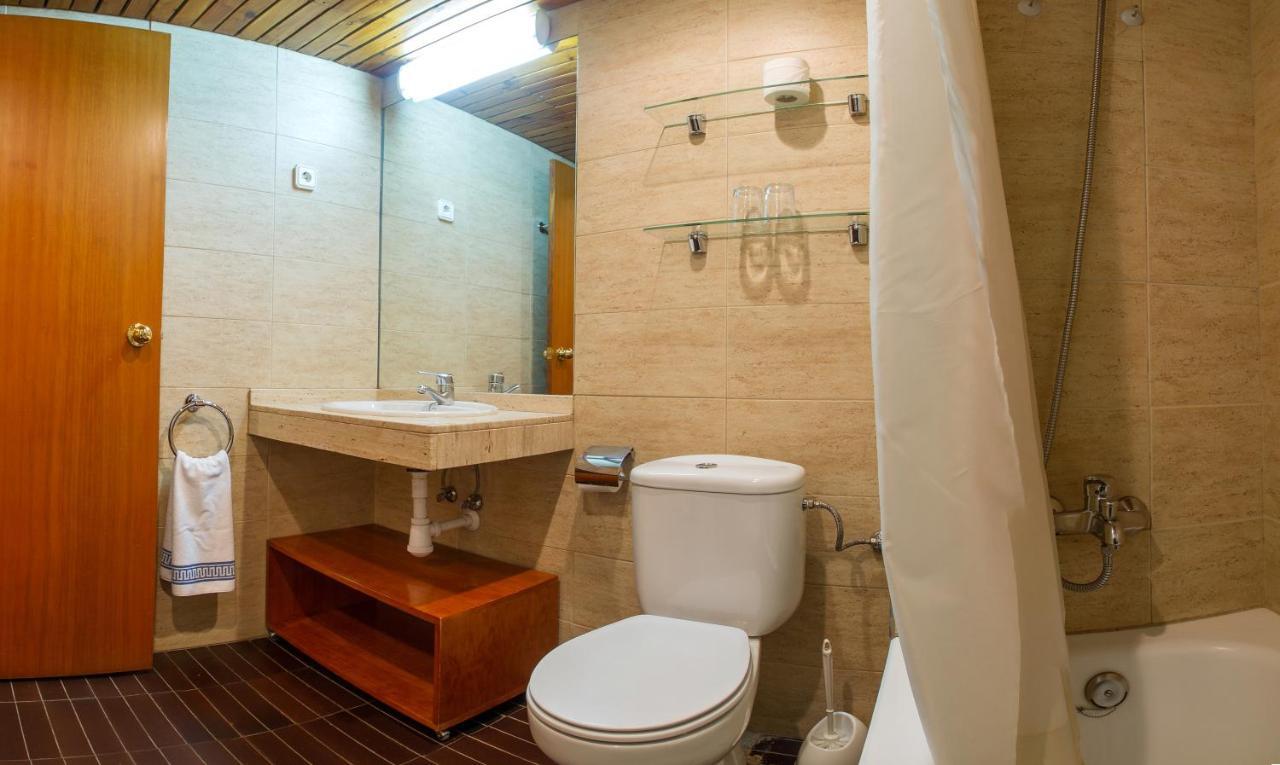 Apartamentos Multibaqueira บาเกย์รา-เบเรต ห้อง รูปภาพ