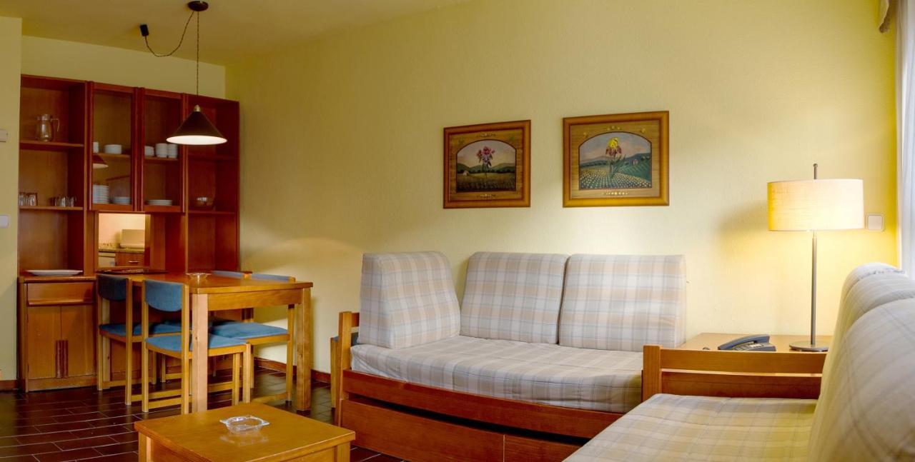 Apartamentos Multibaqueira บาเกย์รา-เบเรต ห้อง รูปภาพ