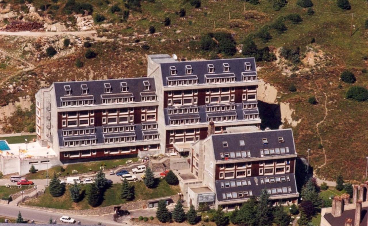 Apartamentos Multibaqueira บาเกย์รา-เบเรต ภายนอก รูปภาพ